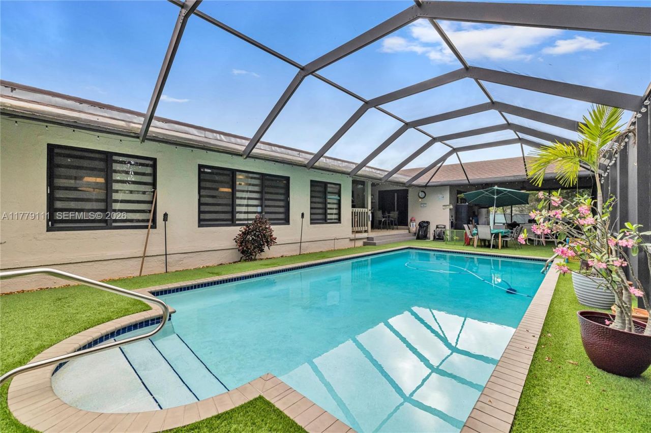 7801 SW 170th St, Palmetto Bay, FL 33157 Photo