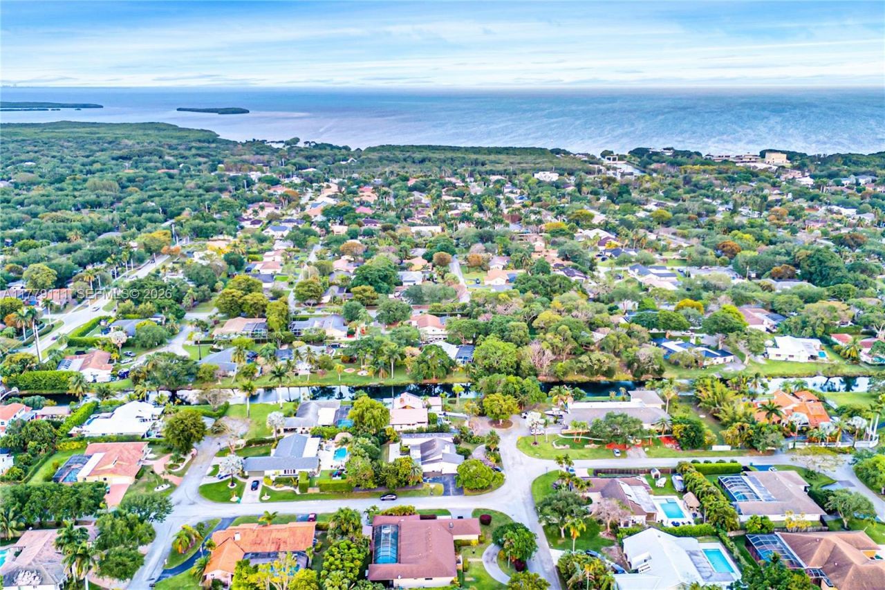 7801 SW 170th St, Palmetto Bay, FL 33157 Photo