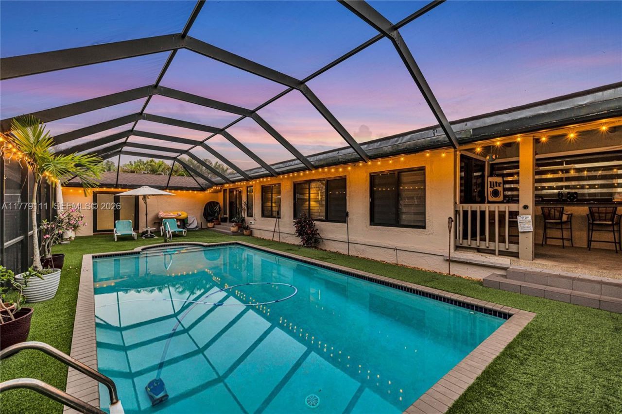 7801 SW 170th St, Palmetto Bay, FL 33157 Photo