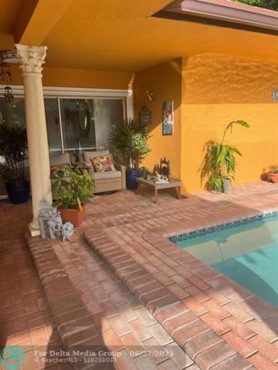 14500 NE 2, Miami, FL 33161 Photo