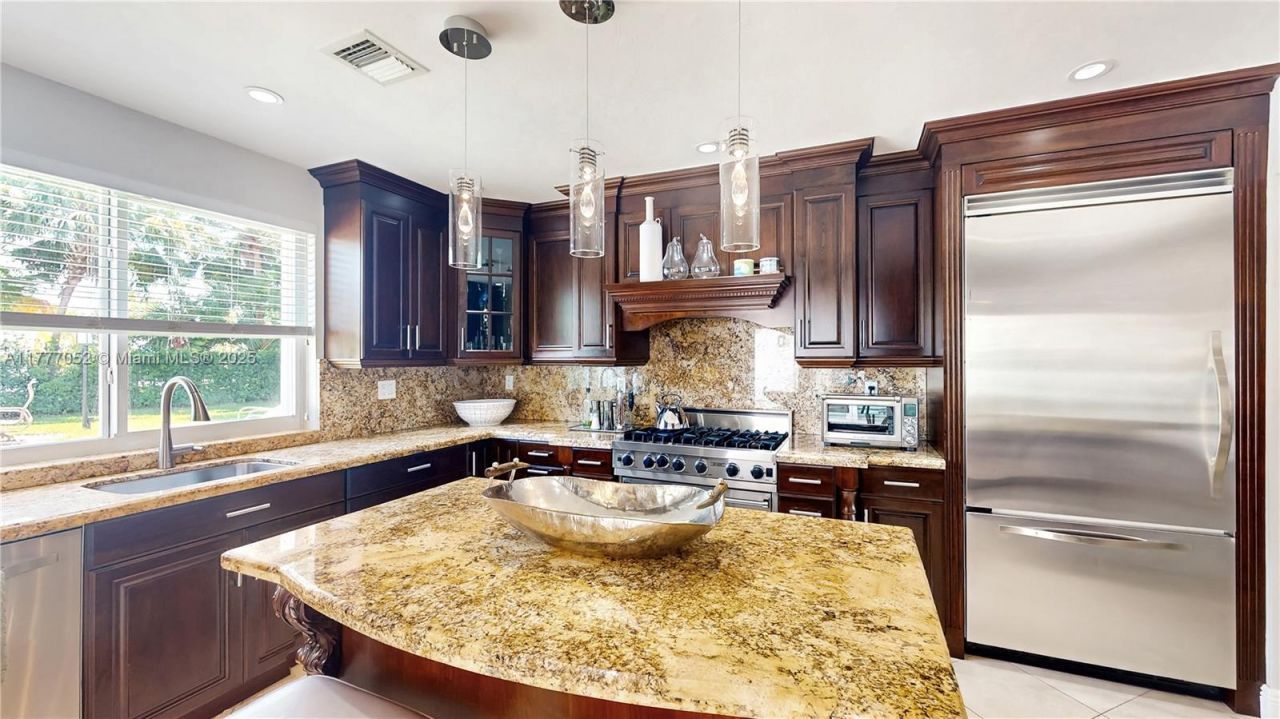 8860 SW 155th Ter, Palmetto Bay, FL 33157 Photo