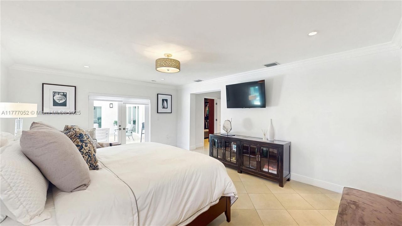 8860 SW 155th Ter, Palmetto Bay, FL 33157 Photo