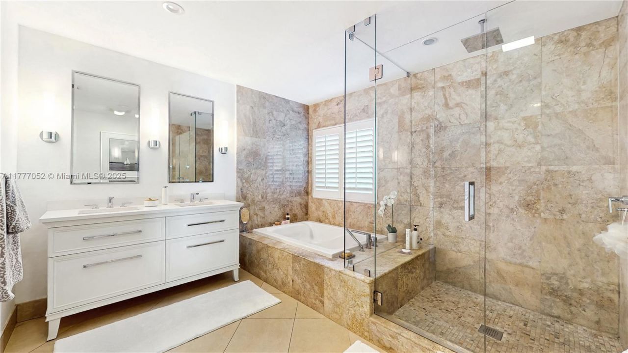 8860 SW 155th Ter, Palmetto Bay, FL 33157 Photo