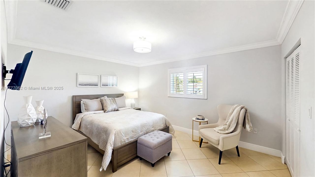 8860 SW 155th Ter, Palmetto Bay, FL 33157 Photo