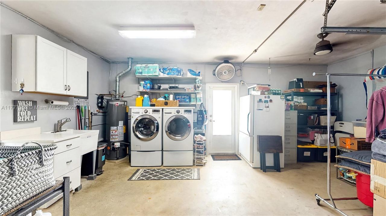 8860 SW 155th Ter, Palmetto Bay, FL 33157 Photo