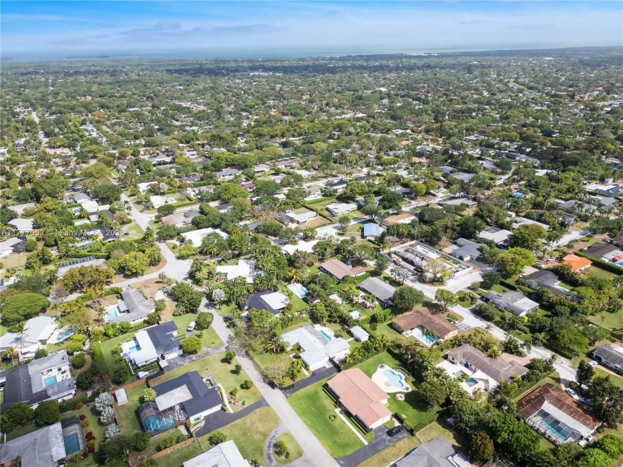 8860 SW 155th Ter, Palmetto Bay, FL 33157 Photo