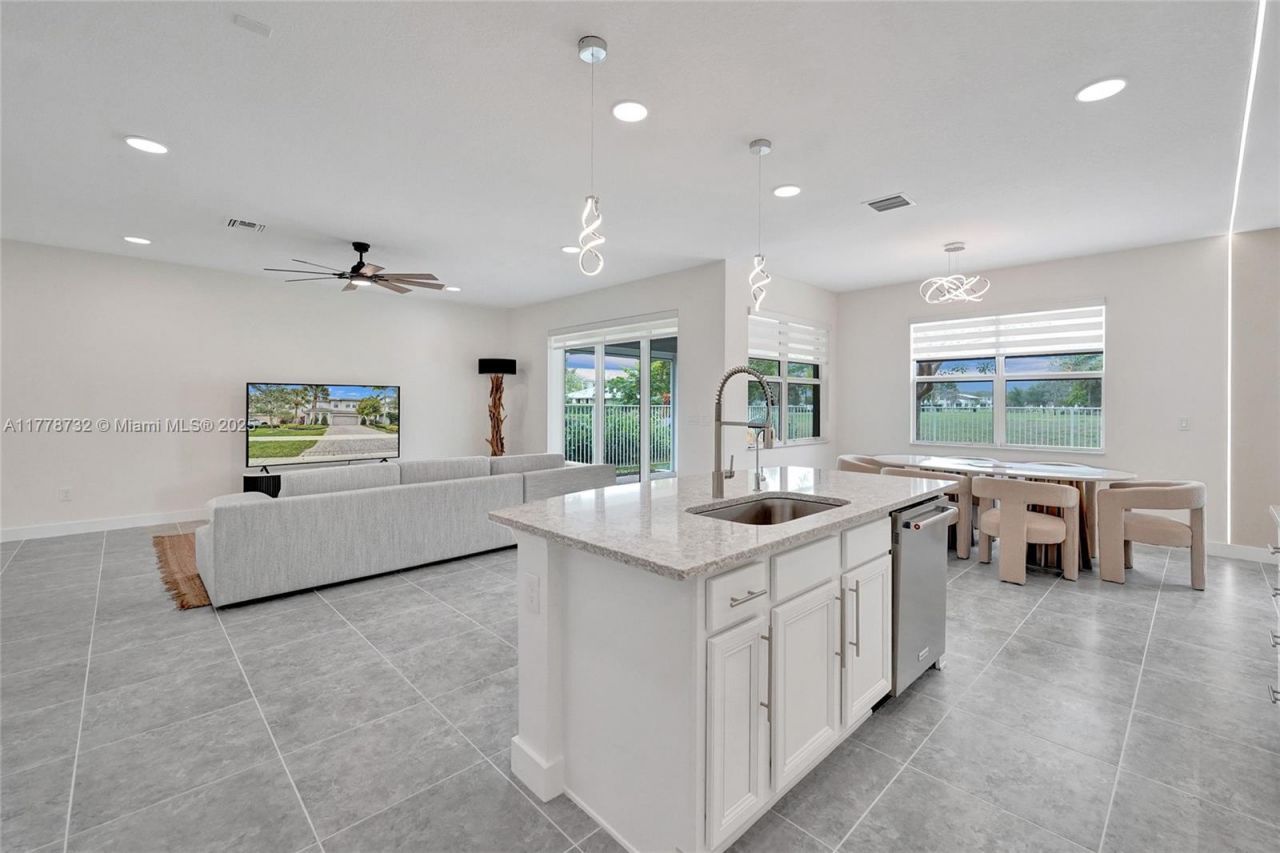 1348 Silk Oak Dr, Hollywood, FL 33021 Photo