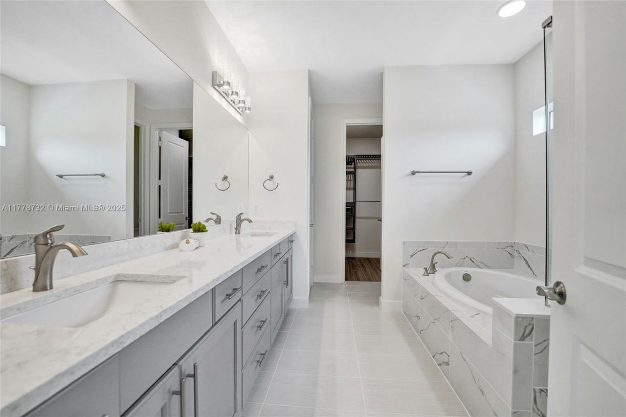 1348 Silk Oak Dr, Hollywood, FL 33021 Photo