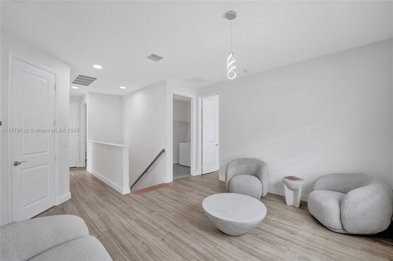 1348 Silk Oak Dr, Hollywood, FL 33021 Photo