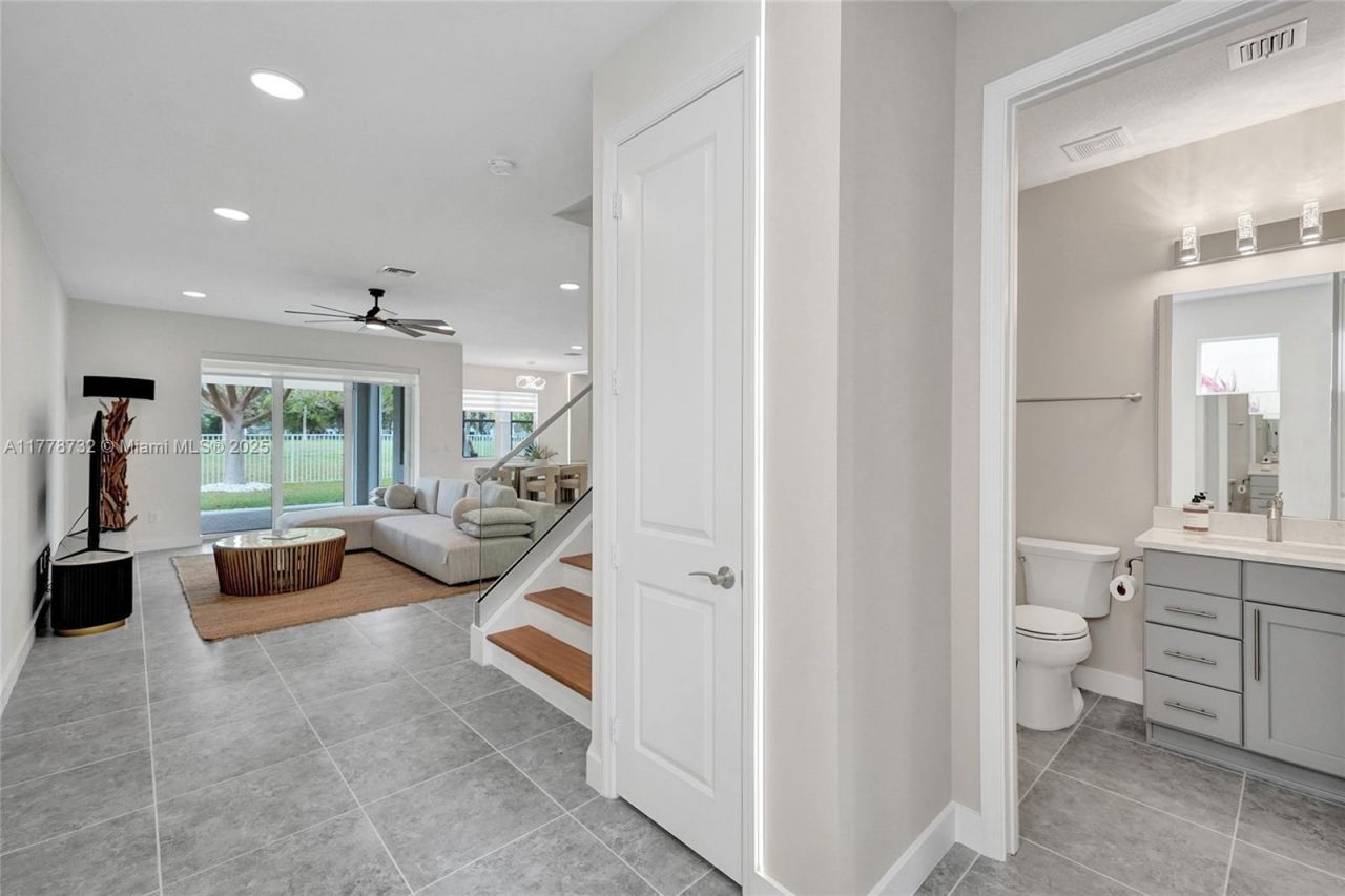 1348 Silk Oak Dr, Hollywood, FL 33021 Photo