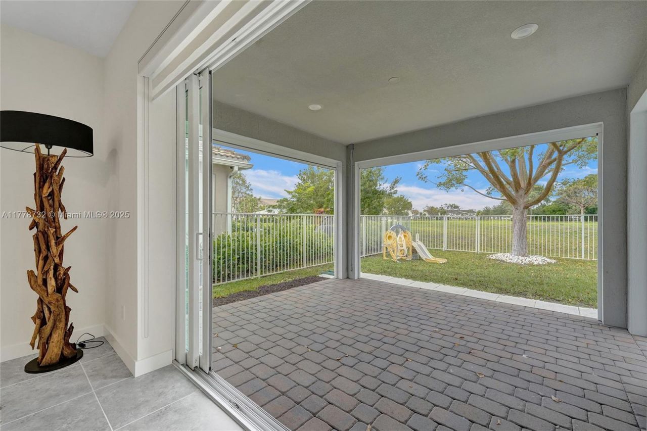1348 Silk Oak Dr, Hollywood, FL 33021 Photo