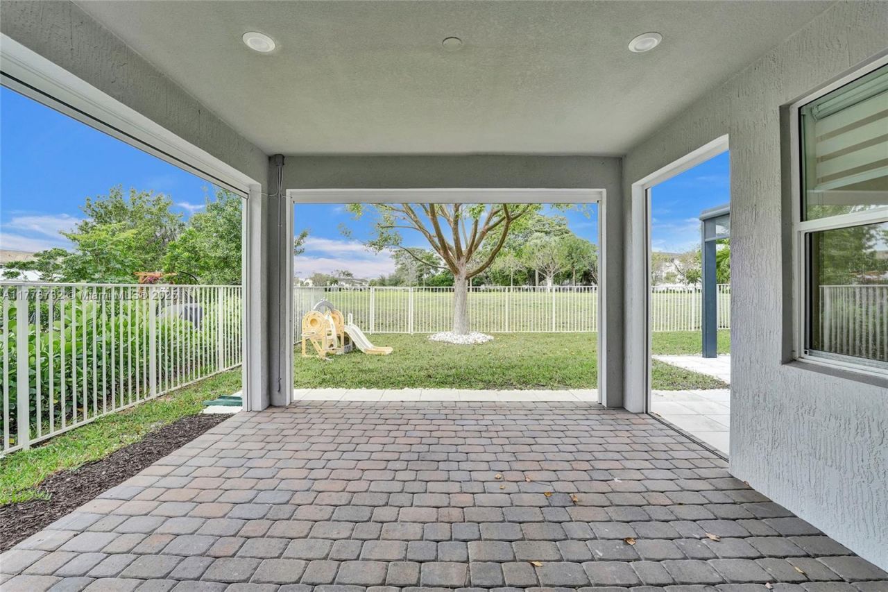 1348 Silk Oak Dr, Hollywood, FL 33021 Photo