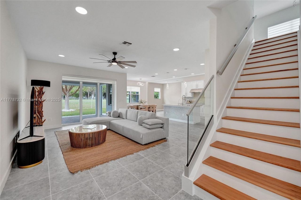 1348 Silk Oak Dr, Hollywood, FL 33021 Photo