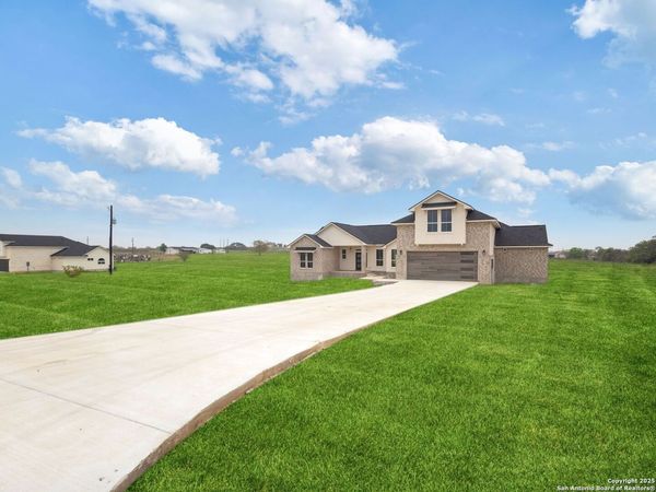 197 LAKE VIEW CIRCLE, La Vernia, TX 78121