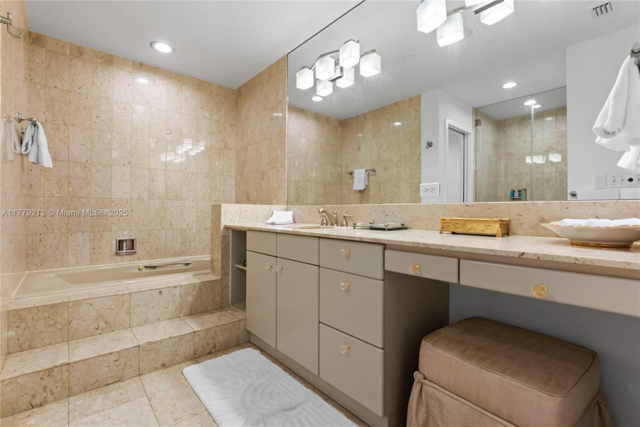 19112 Fisher Island Dr, Unit 19112, Miami Beach, FL 33109 Photo