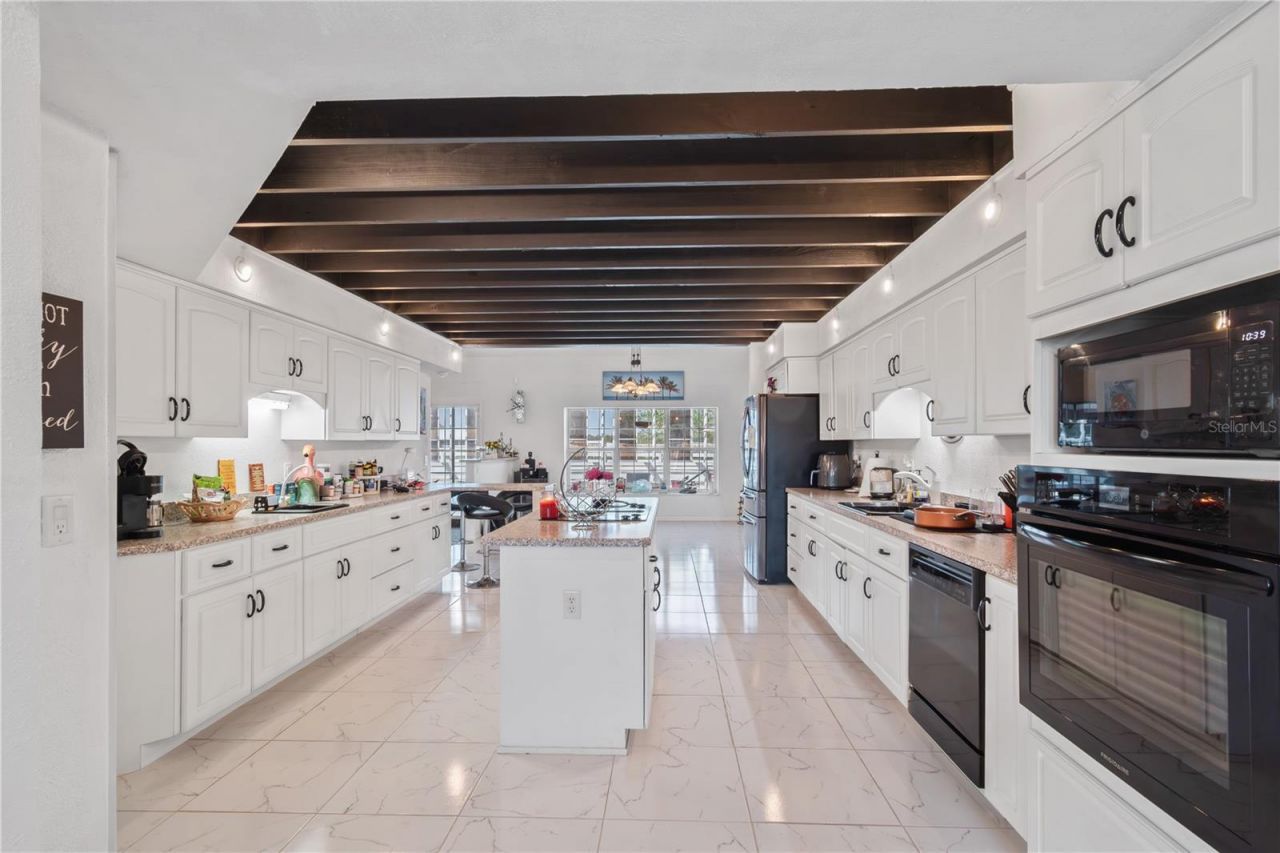 4450 SE 216th Avenue, Morriston, FL 32668 Photo