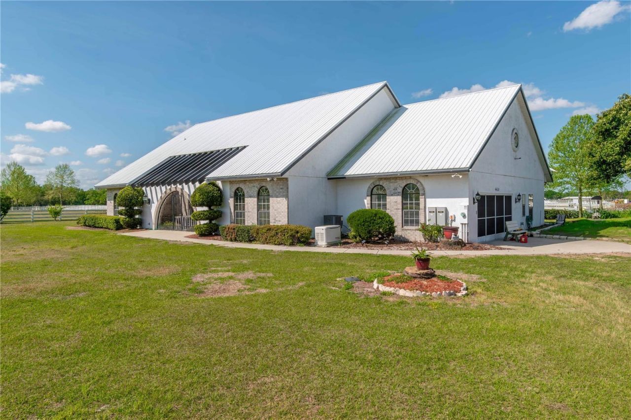 4450 SE 216th Avenue, Morriston, FL 32668 Photo