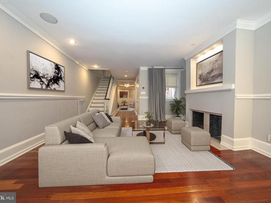 617 Pine Street, Philadelphia, PA 19106 Main Photo