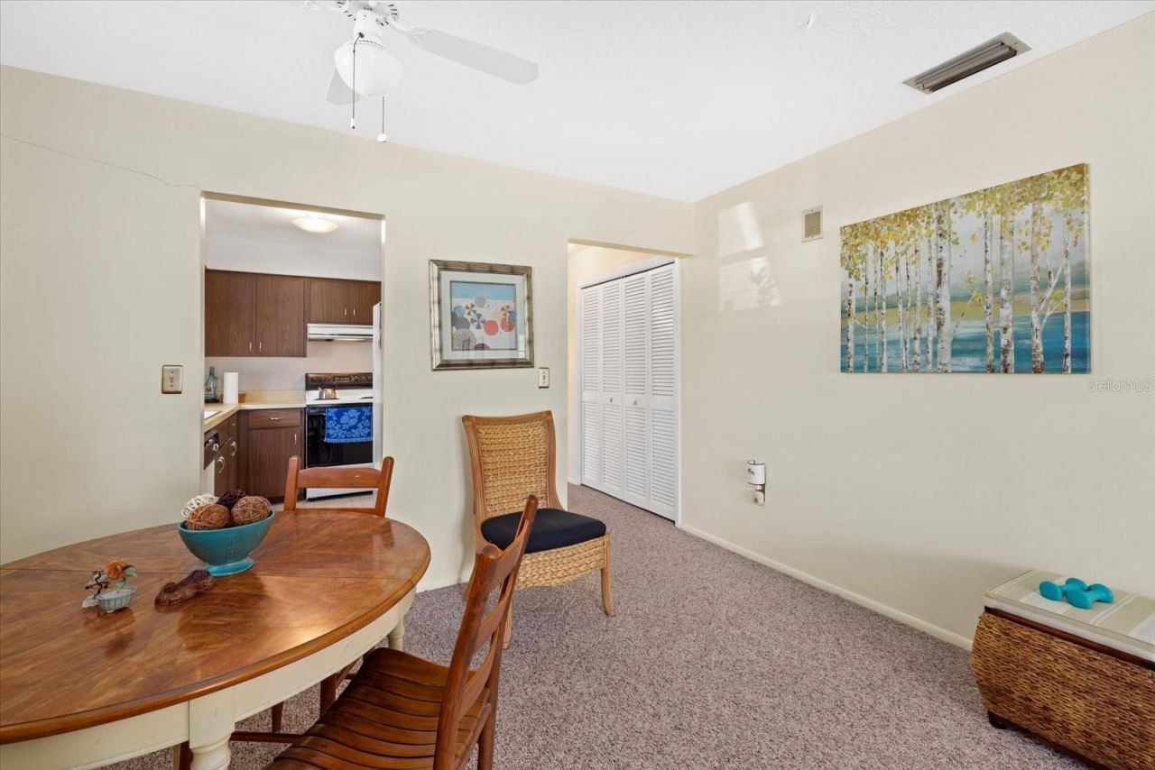 1343 Glendale Circle W, Unit 216, Sarasota, FL 34232 Photo