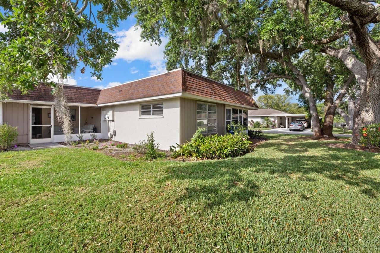 1343 Glendale Circle W, Unit 216, Sarasota, FL 34232 Photo