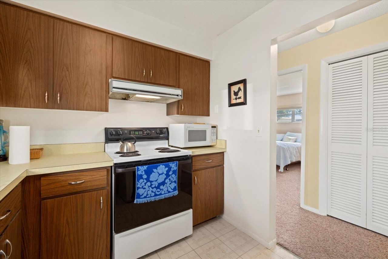 1343 Glendale Circle W, Unit 216, Sarasota, FL 34232 Photo