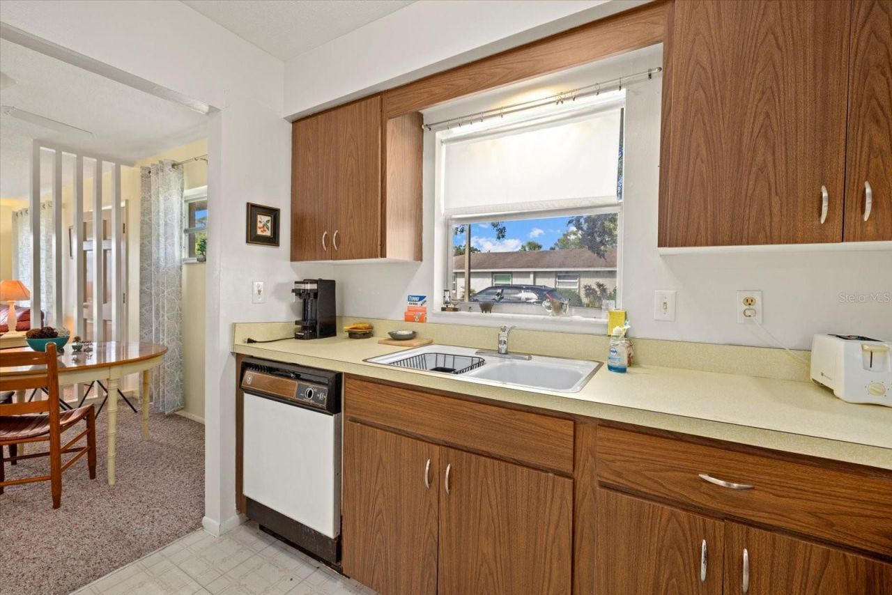 1343 Glendale Circle W, Unit 216, Sarasota, FL 34232 Photo