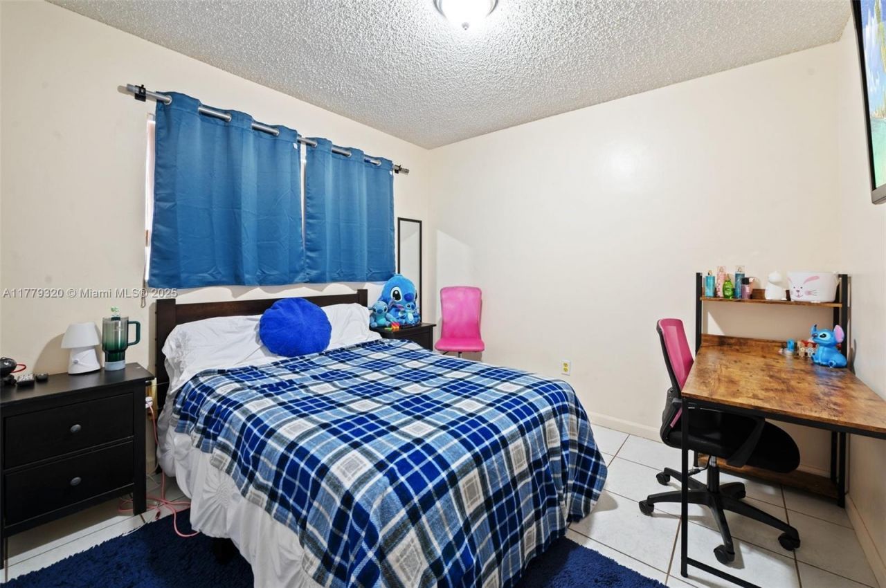 5031 NW 4th St, Miami, FL 33126 Photo