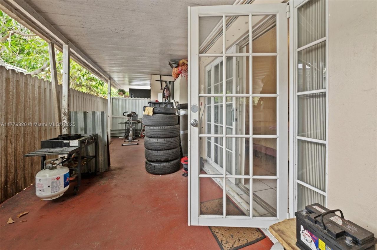 5031 NW 4th St, Miami, FL 33126 Photo