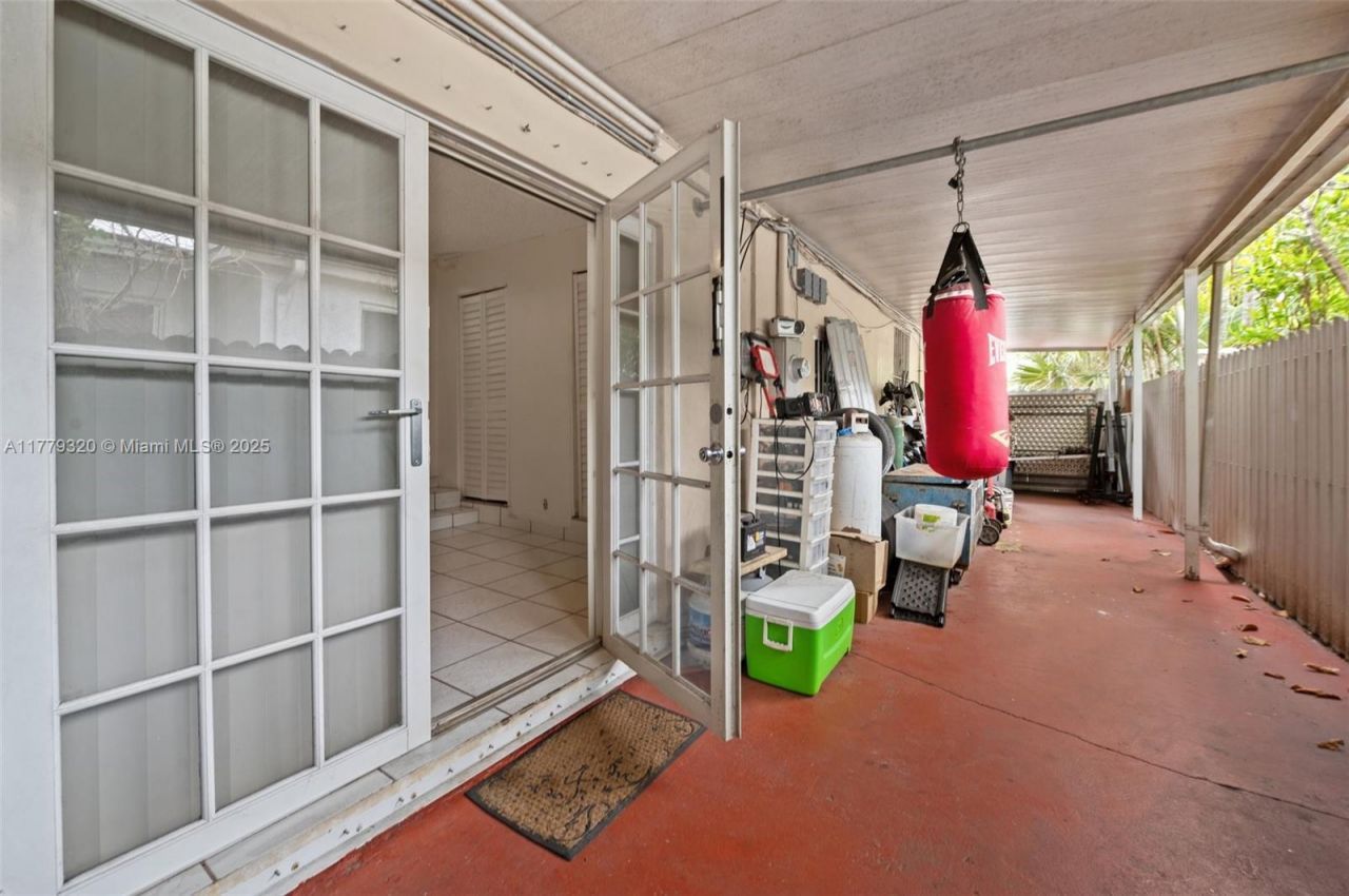 5031 NW 4th St, Miami, FL 33126 Photo