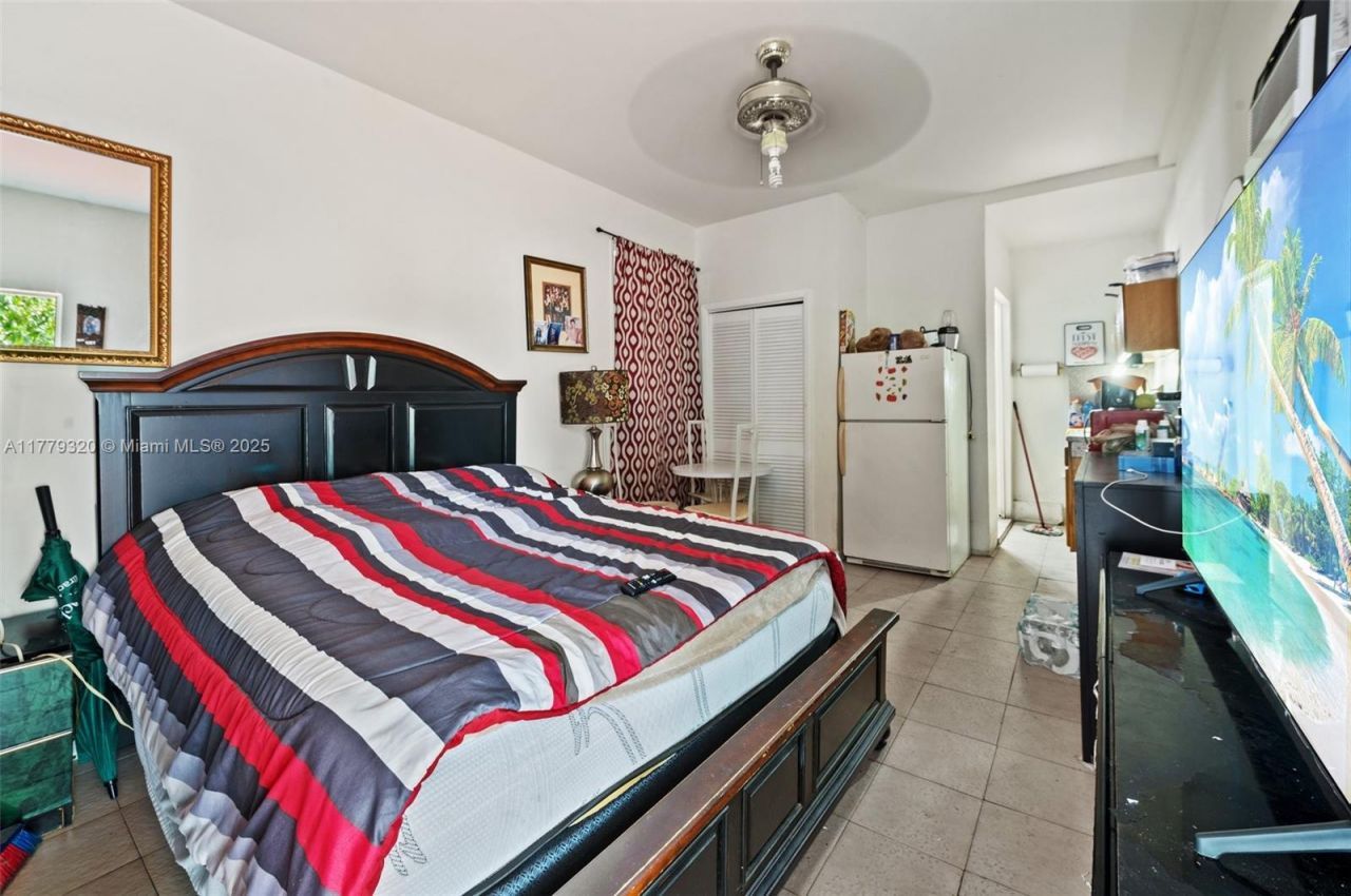 5031 NW 4th St, Miami, FL 33126 Photo