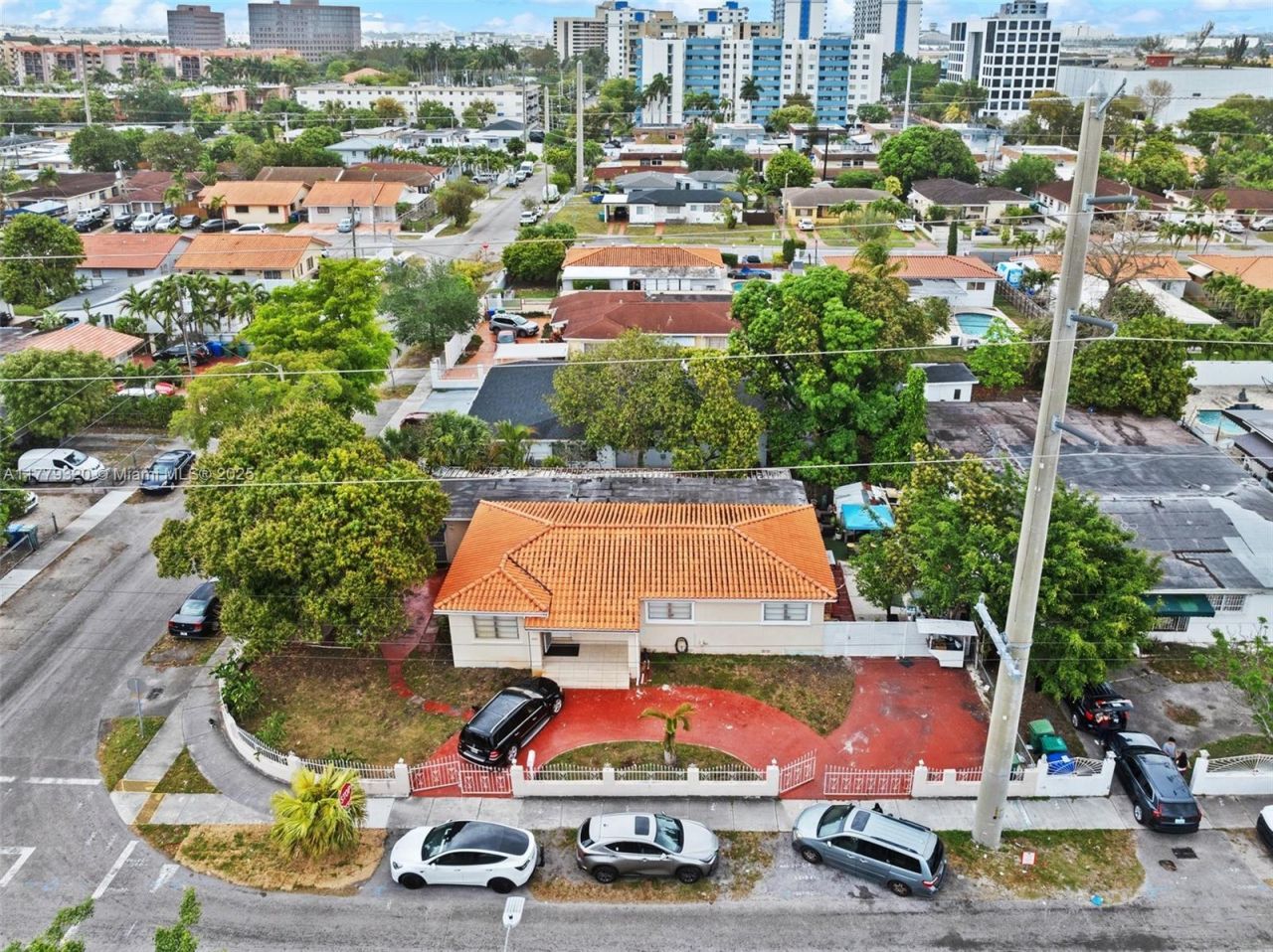 5031 NW 4th St, Miami, FL 33126 Photo