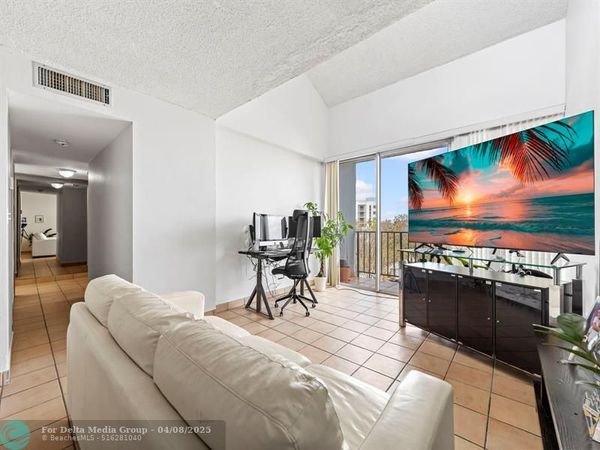 310 Fontainebleau Blvd, Unit 502, Miami, FL 33172