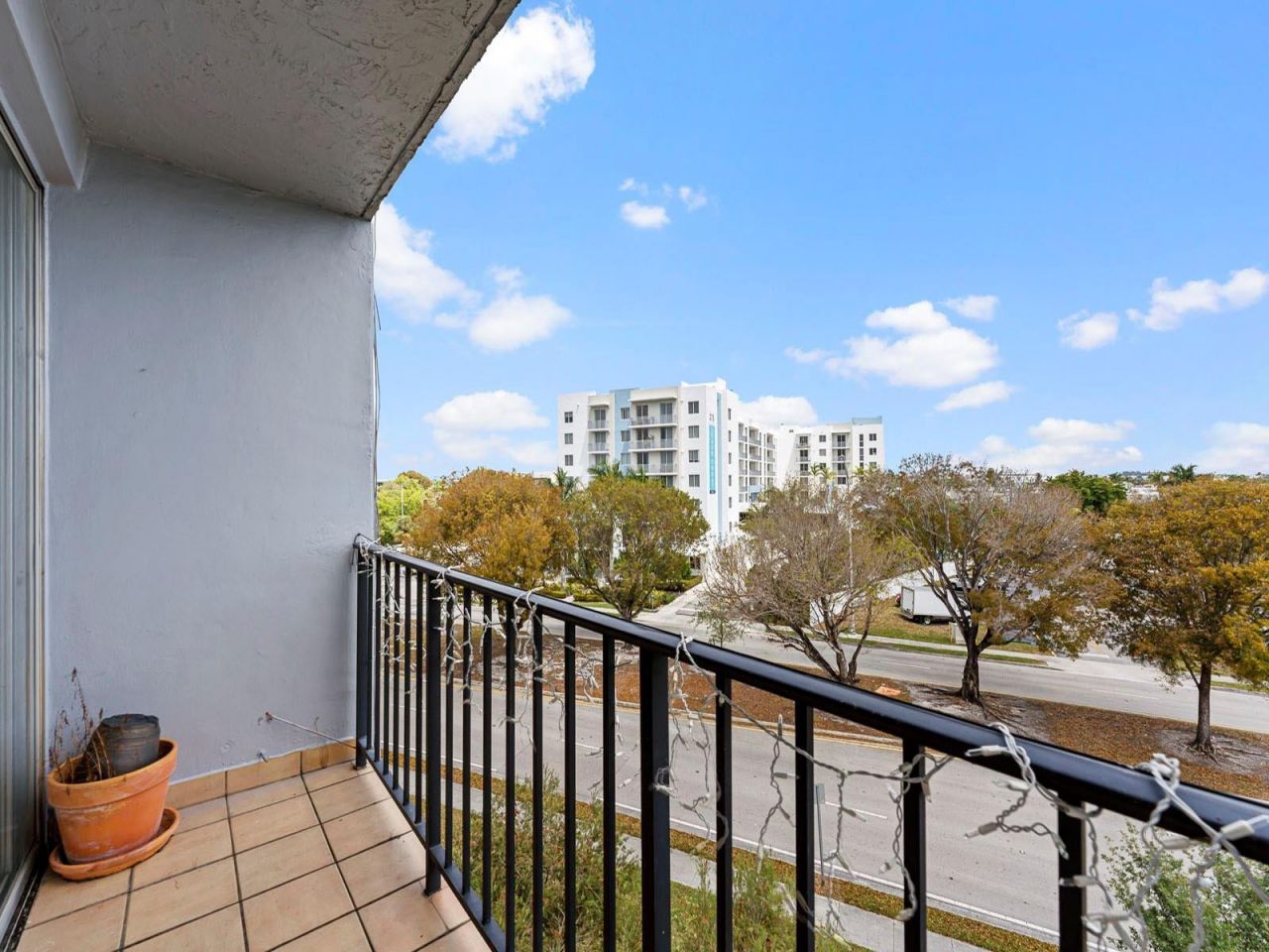 310 Fontainebleau Boulevard, Unit 502, Miami, FL 33172 Photo