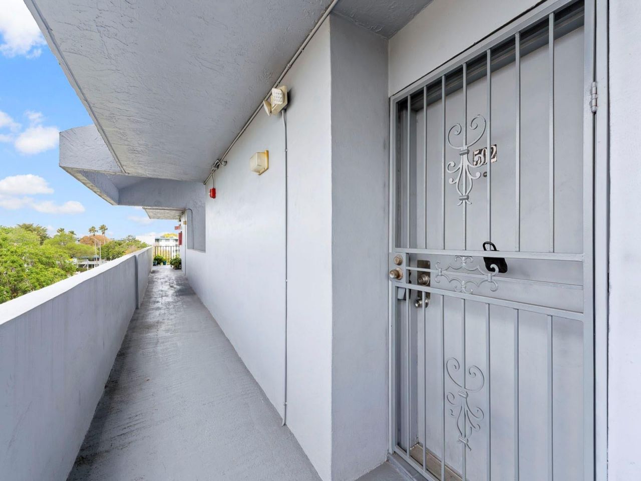 310 Fontainebleau Boulevard, Unit 502, Miami, FL 33172 Photo