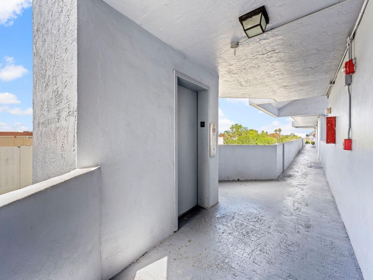 310 Fontainebleau Boulevard, Unit 502, Miami, FL 33172 Photo