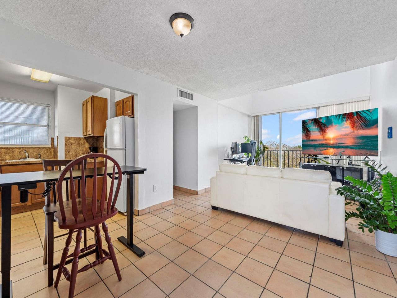 310 Fontainebleau Boulevard, Unit 502, Miami, FL 33172 Photo