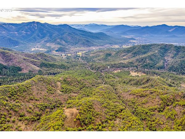 SYKES CR RD, Rogue River, OR 97537