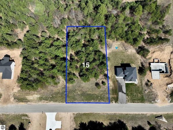 6418 Jeffrey Place, Grawn, MI 49637