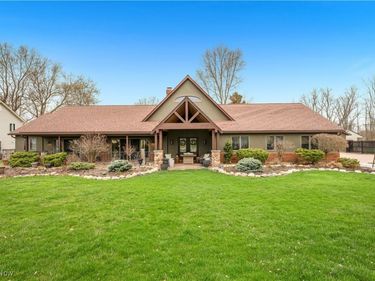 537 Lee Lore Drive, Chippewa Lake, OH 44215