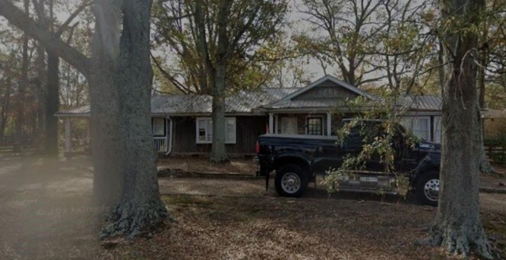 5729 Jim Crow Road, Flowery Branch, GA 30542 Main Photo