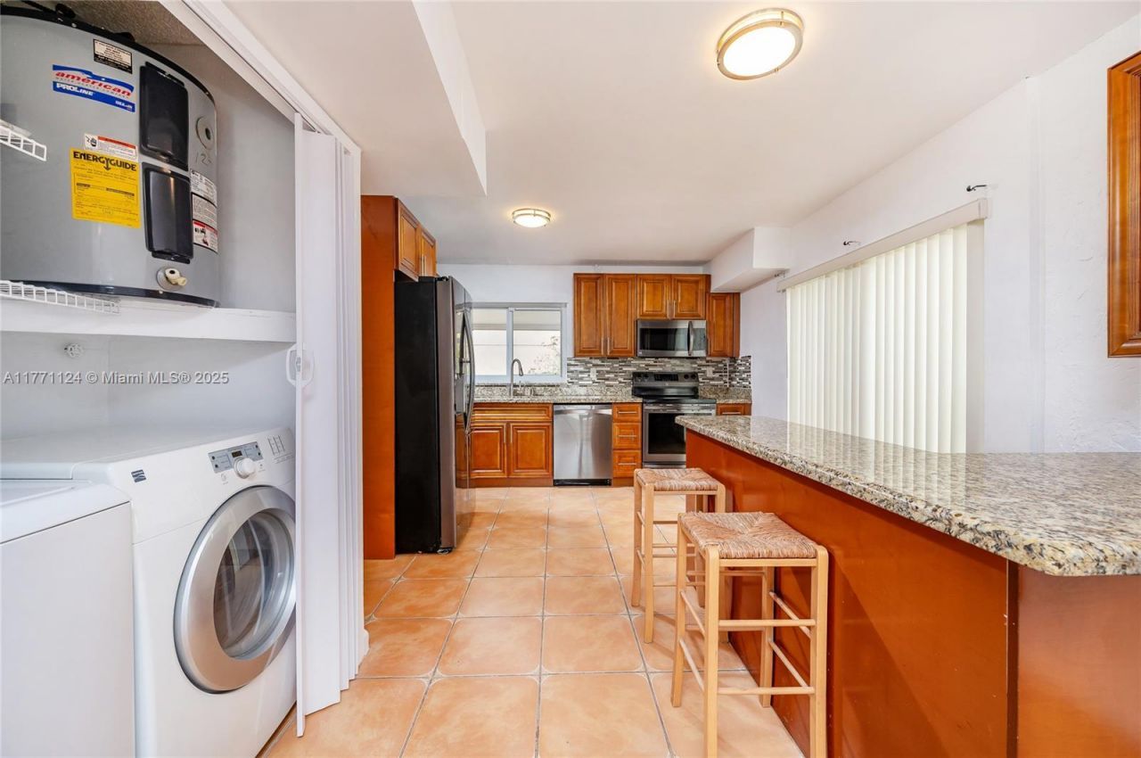 1007 NW 106th Ave Cir, Miami, FL 33172 Photo