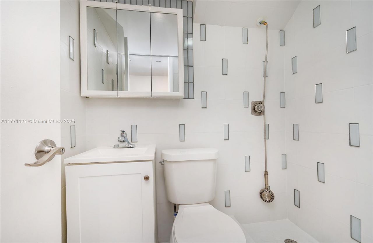 1007 NW 106th Ave Cir, Miami, FL 33172 Photo