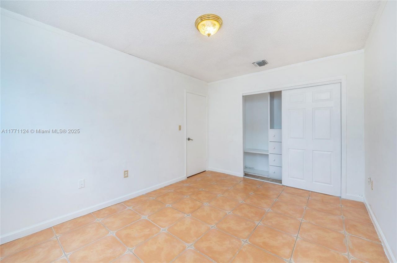 1007 NW 106th Ave Cir, Miami, FL 33172 Photo