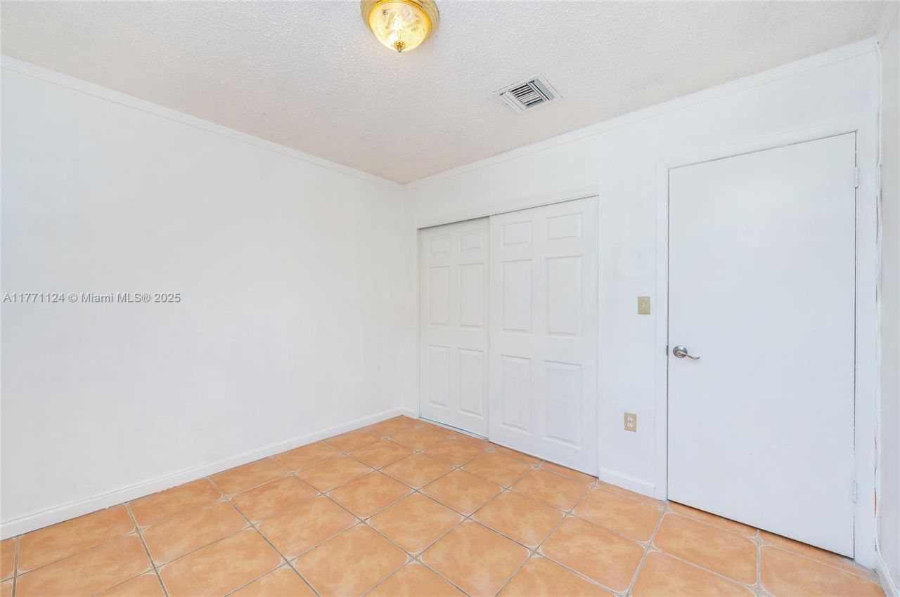 1007 NW 106th Ave Cir, Miami, FL 33172 Photo