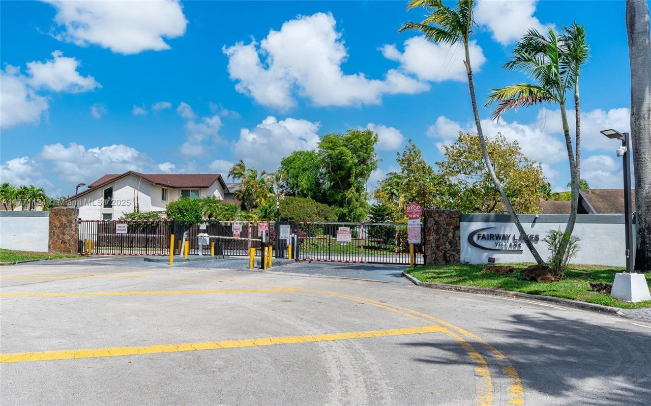 1007 NW 106th Ave Cir, Miami, FL 33172 Photo