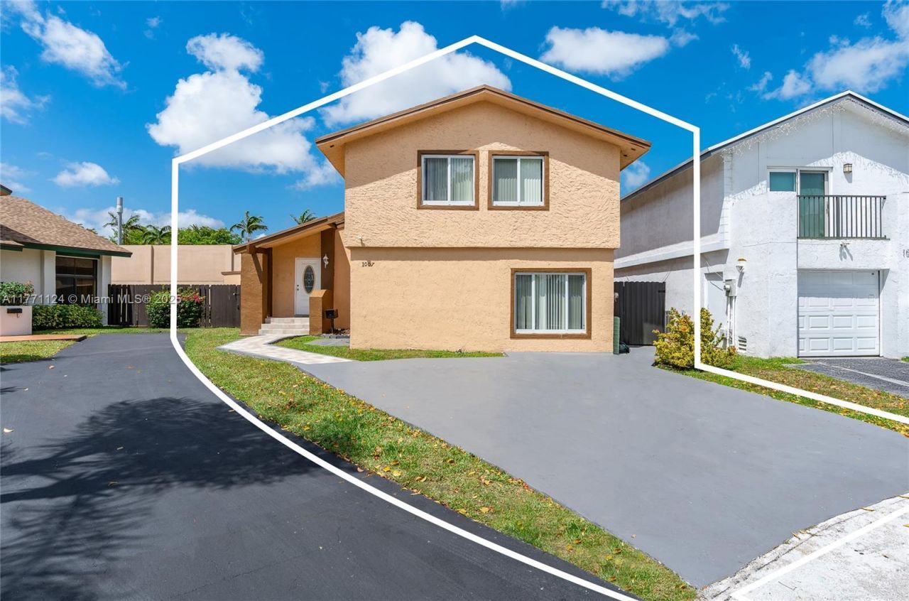 1007 NW 106th Ave Cir, Miami, FL 33172 Photo