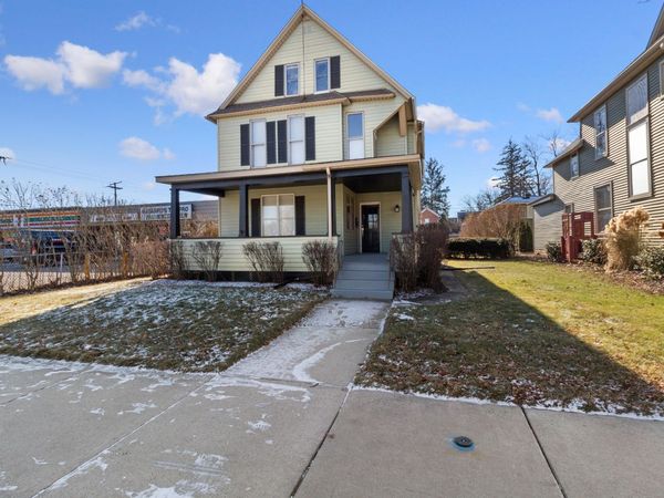 704 Lincolnway, Valparaiso, IN 46383