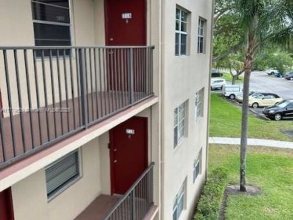 13455 SW 9th Ct, Unit 318J, Pembroke Pines, FL 33027