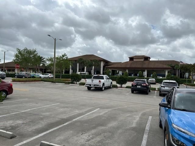 13455 SW 9th Ct, Unit 318J, Pembroke Pines, FL 33027 Photo