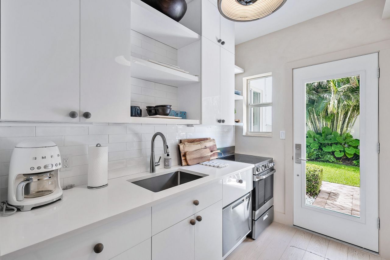 220 Atlantic Avenue, Unit 3, Palm Beach, FL 33480 Photo